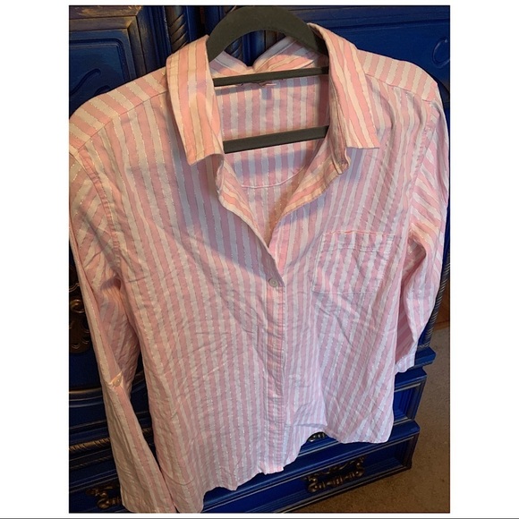 ⭐️ Victoria Secret Pink & Silver Shirt Size Medium - Picture 1 of 3